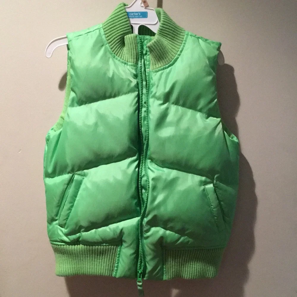 Old Navy vest size Large girls green puffy jacket vest-heavy duty EUC Spring